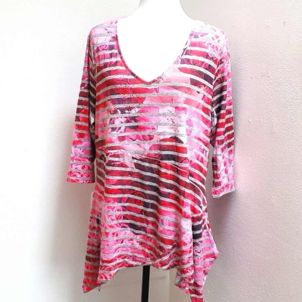 Christopher and Banks Tunic Size Large Petite pink red roses handkerchief hem